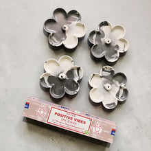 Load image into Gallery viewer, Flower Incense Holder